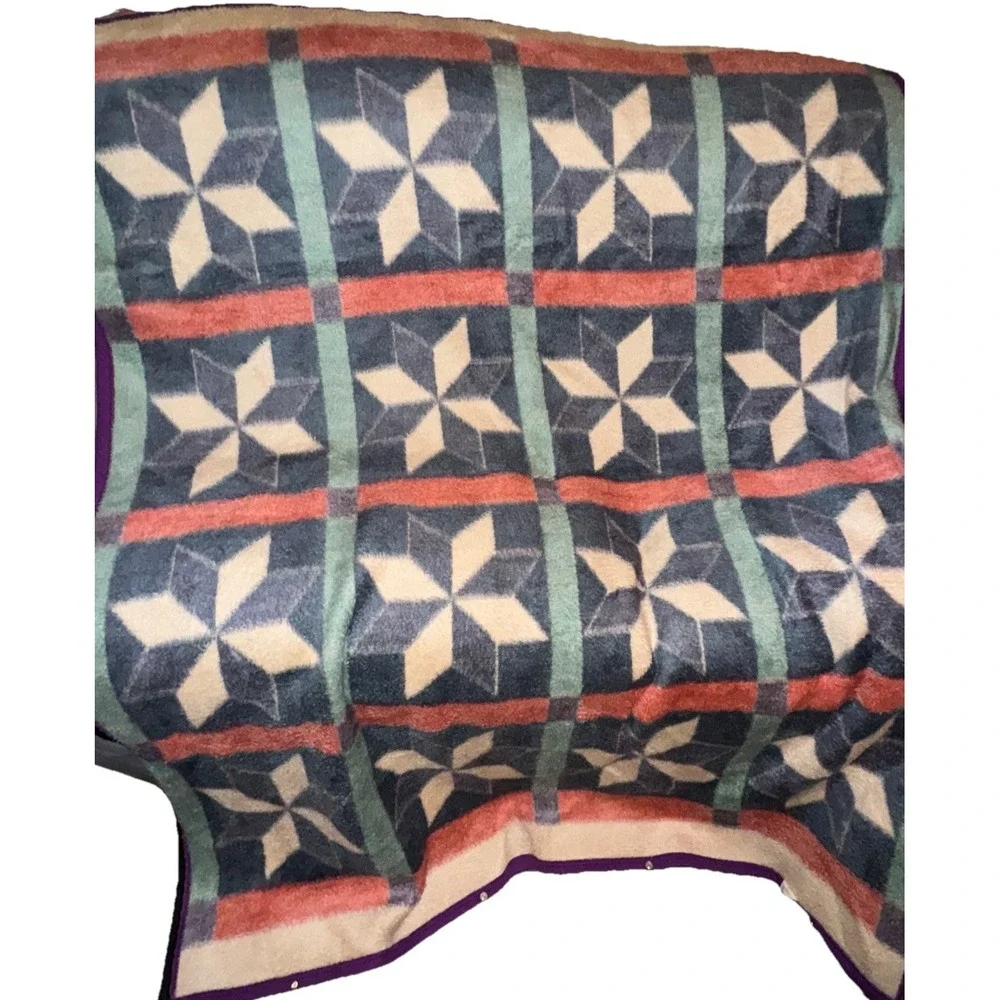 Biederlack Cuddle Wrap Blanket Quilt Pattern  Zipper Snaps Purple Warm 52 X 66